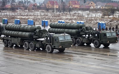 Turkije laat de leveringen van S-400 raketsysteem gewoon doorgaan